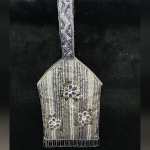 Elan Vintage Evening Hand Bag Silver, White, And Iridescent Black Glass Beads